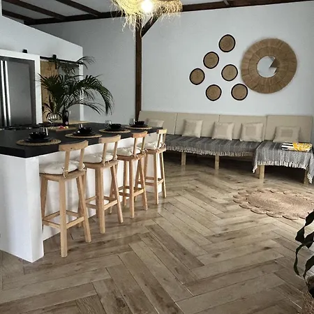 Ocean Breeze Villa *
